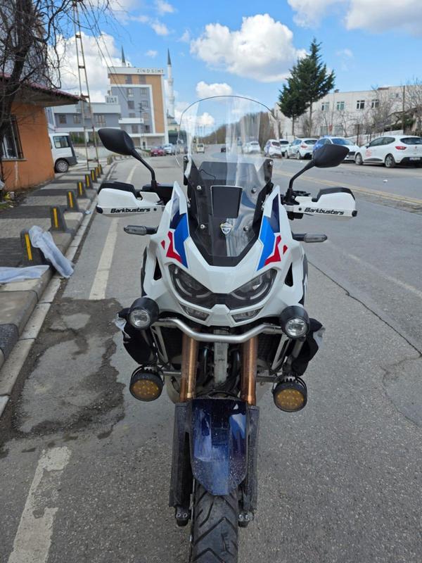 MOTOCAM Honda Africa twin CRF 1100 L4 Ön Cam 2023-2025 Model 46cm Şeffaf Renkli  ORİJİNAL BOYLU - Image 1