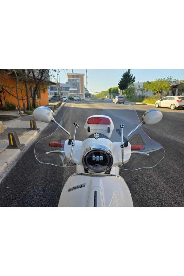 MOTOCAM Küba Brillant Siperlik Ön Cam 2021-2025 Model 45cm Şeffaf Renkli APARATSIZDIR - Image 1