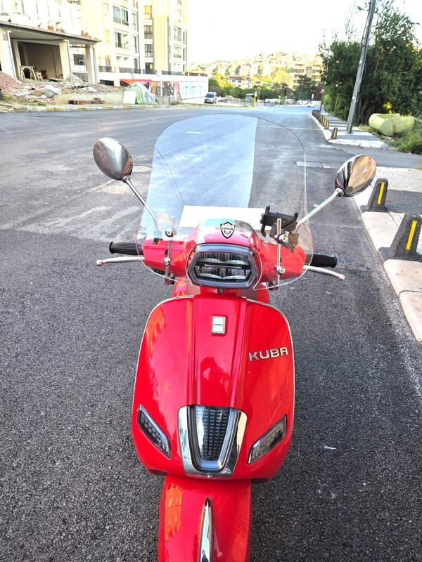MOTOCAM Küba Grace 50 125 Ön Cam 2023-2025 Model 42cm şeffaf Renkli APARATSIZDIR - Image 1