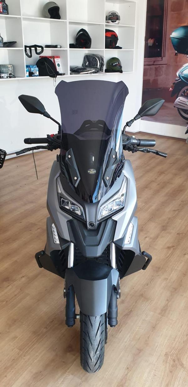 MOTOCAM Motolüx RT2 Ragner Siperlik Ön Cam 2023-2025 Model 56cm Füme Renkli 4mm UZUN CAM - Image 1