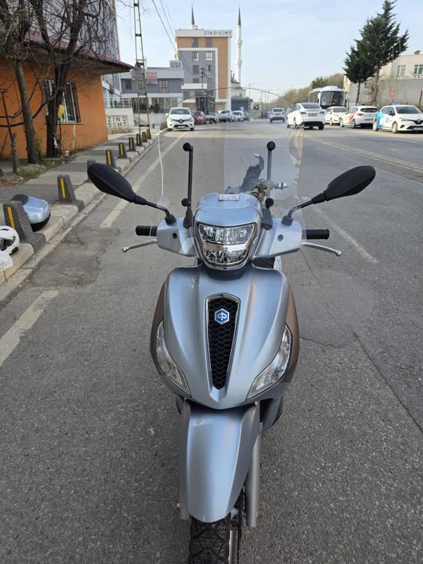 MOTOCAM Piaggio Medley S 150 Ön Cam 2021-2025 Model 54cm Şeffaf Renkli APARATSIZ GÖNDERİLİR - Image 1