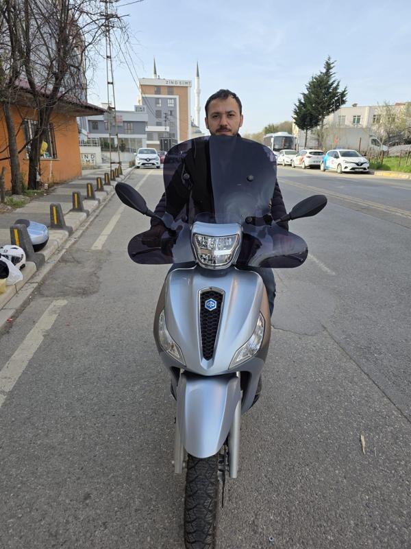 MOTOCAM Piaggio Medley S 150 Ön Cam 2021-2025 Model 56cm  Siyah Renkli Elcikli APARATSIZ GÖNDERİLİR - Image 1