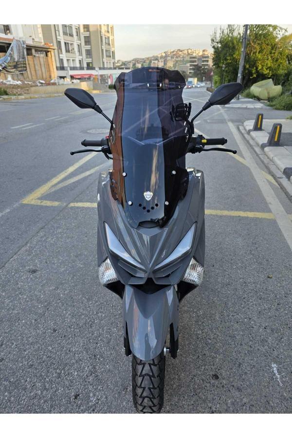 MOTOCAM Revolt RSX4 Siperlik Ön Cam 2022-2025 Model 65cm Siyah Renkli 4mm ORTA BOYLU - Image 1