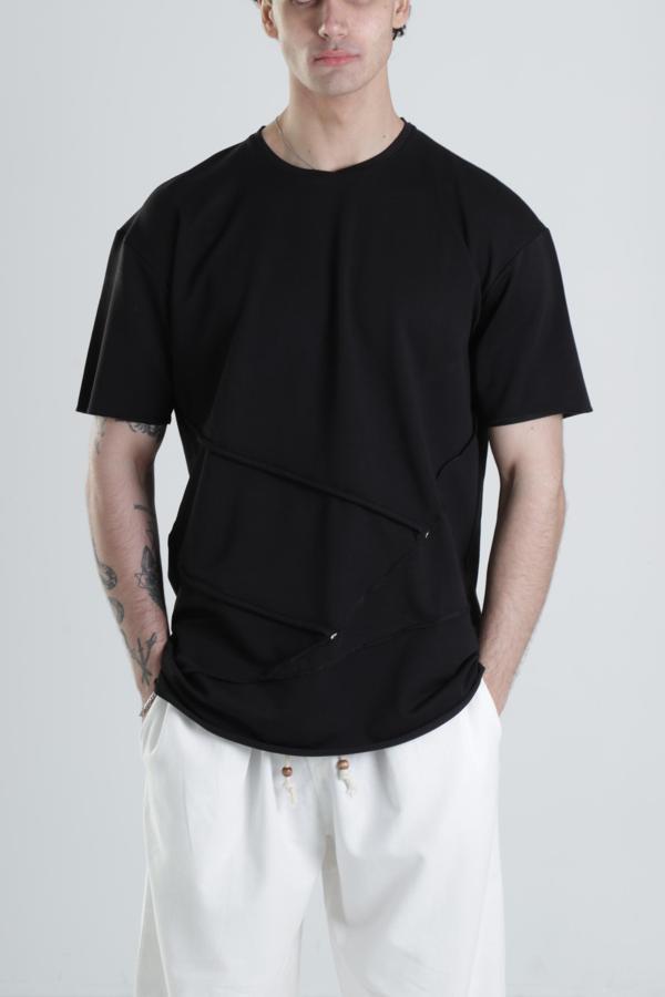 Siyah Halat Detaylı Tasarım T-Shirt - Image 1