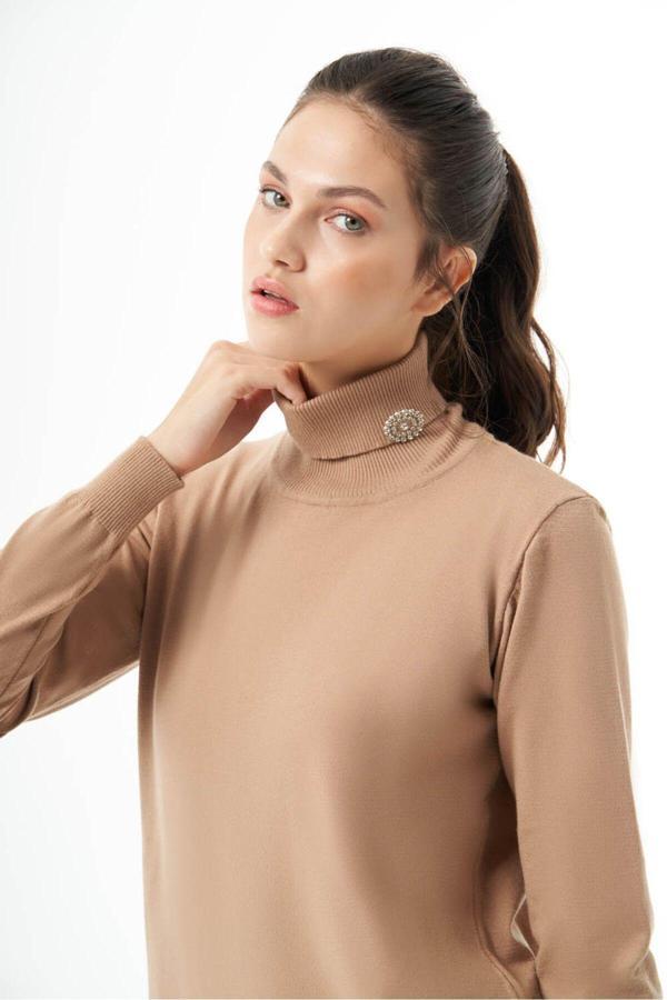 Mizalle Broş Detaylı Balıkçı Camel Triko Tunik M - Image 1