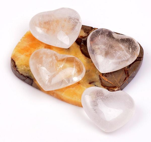 Taş Sandığı Kristal Kuvars Taşı Kalp - Image 1