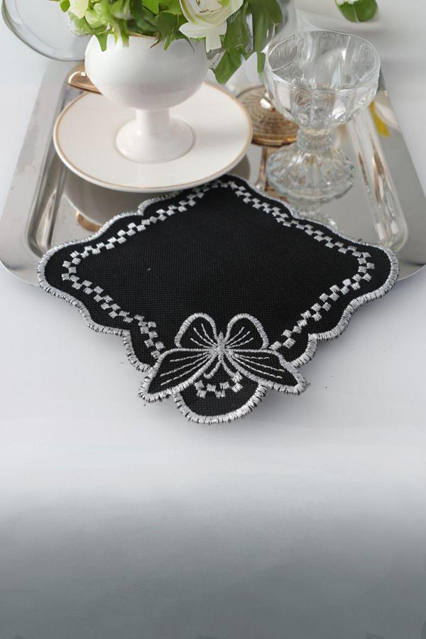 Plt Design 6'Lı Gold Kelebek Desenli Siyah Linen Keten Kahve Yanı Kokteyl Sunum Peçetesi - Image 1