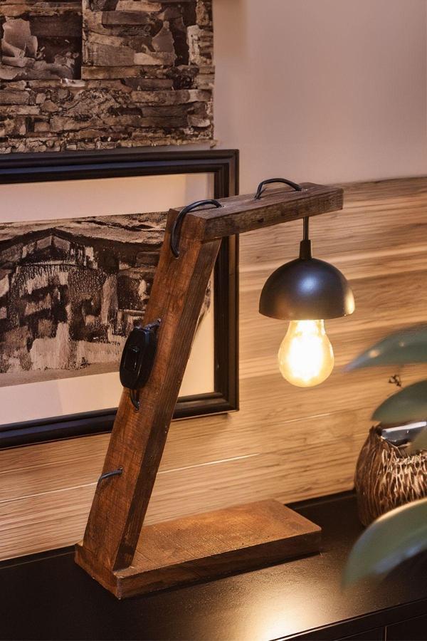 Celestia Retro Modern Ahşap Masa Lamba Oturma Odası Yatak Odası Dekoratif Aydınlatma İskandinav Model Abajur - Image 1