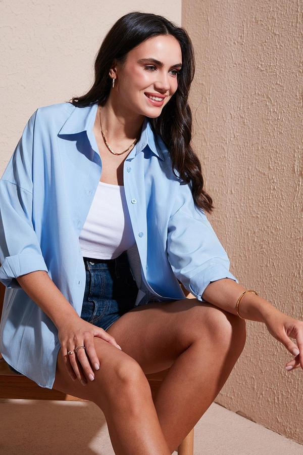 Lela Pamuk Karışımlı Regular Fit Bayan Gömlek 6772418 BEBE MAVİ - Image 1