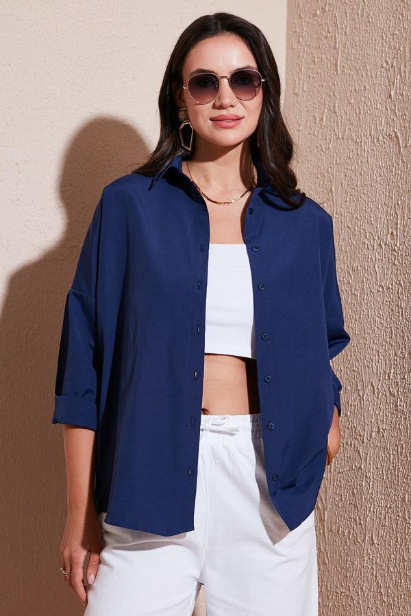 Lela Pamuk Karışımlı Regular Fit Bayan Gömlek 6772418 LACİVERT - Image 1