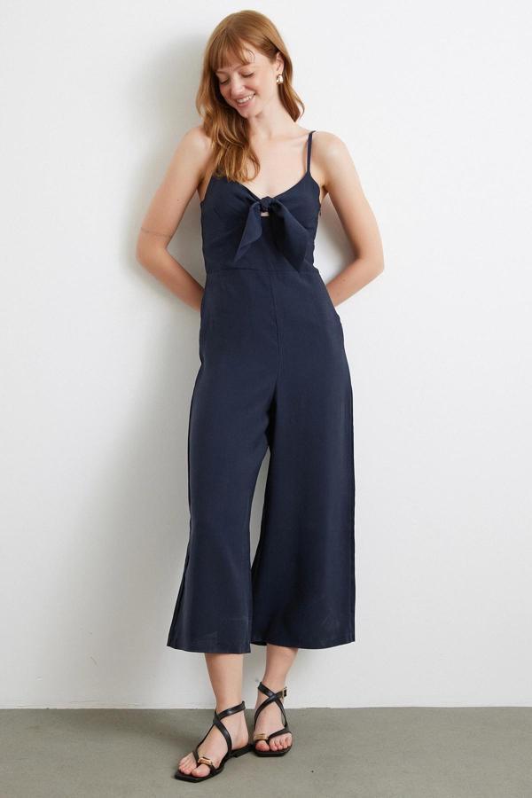 Fiyonklu Askılı Tulum Lacivert - Image 1