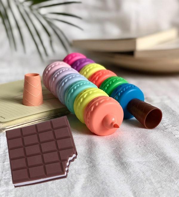 Makaron 6'lı Keçeli Kalem ve Çikolata Kokulu Misgibi Defter set - Image 1