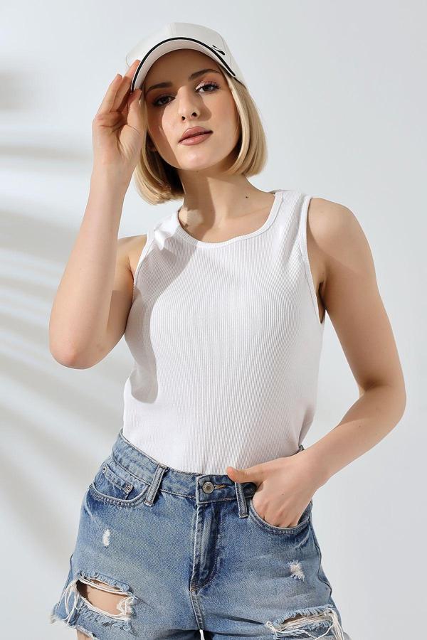 Tynemode Kadın Beyaz Halter Yaka Fitilli Likralı Body - Image 1