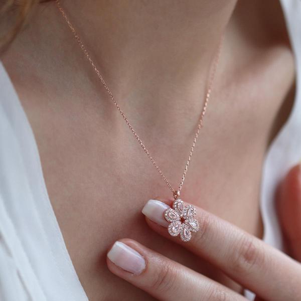 Çiçek Modeli Zirkon Taşlı Rose Gold Kaplama Gümüş Kolye - Image 1