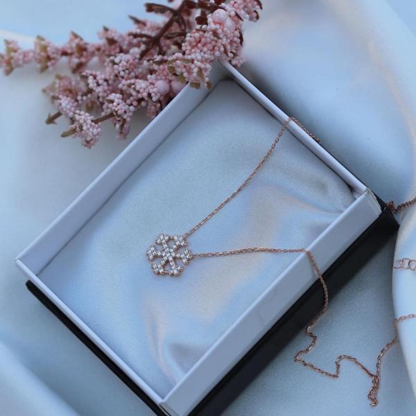 Kar Tanesi Zirkon Taşlı Rose Gold Kaplama Gümüş Kolye - Image 1