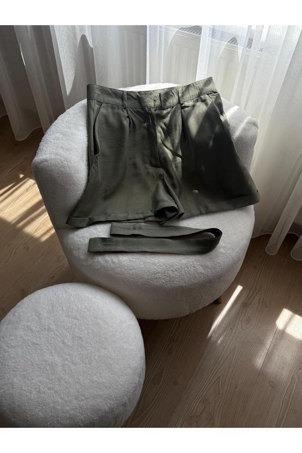 Betül Aksu Butik Modal Kumaş Kuşaklı Şort - Image 1