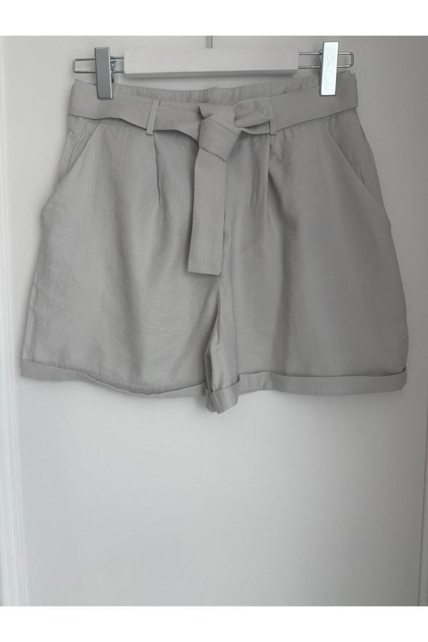 Betül Aksu Butik Modal Kumaş Kuşaklı Şort - Image 1