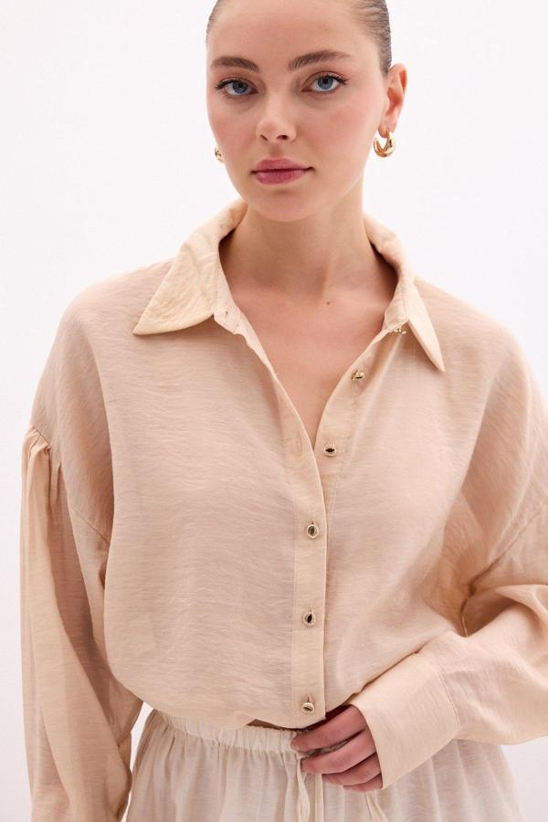 Düğme Aksesuarlı İnce Gömlek - Bej - Image 1