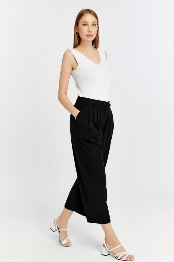 Siyah Regular Pileli Kısa Paça Pantolon - Image 1