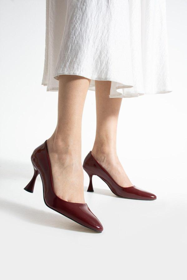 Güllü Shoes Bordo Rugan Vegan Deri 7Cm İnce Topuklu Hafızalı Pedli Sivri Burun Günlük Ofis Abiye Stiletto - Image 1