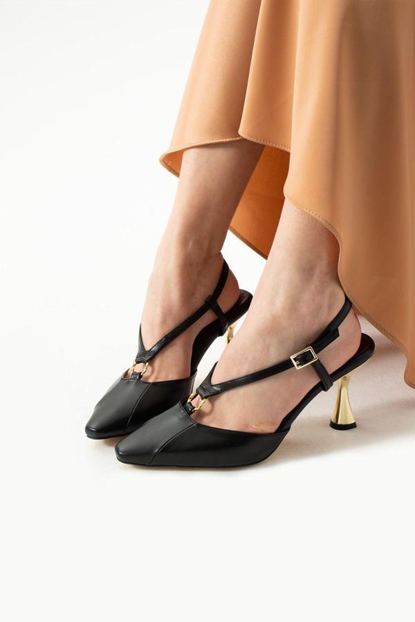 Güllü Shoes Lüks Siyah Mat Kadın Topuklu Ayakkabı Altın Detaylı Şık Ve Zarif Günlük & Özel Gün Kombinleri Için - Image 1