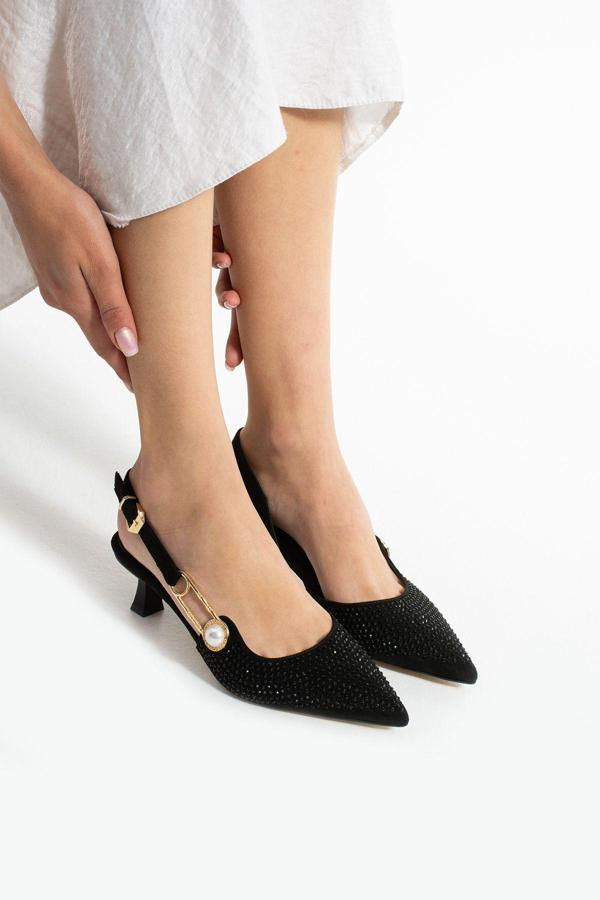 Güllü Shoes Siyah Süet Taşlı İnci Tokalı Ayarlanabilir Bantlı İnce Topuklu Vegan Deri 4Cm Kadın Topuklu Ayakkabı - Image 1