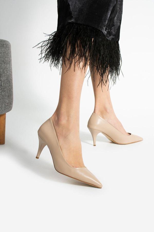 Güllü Shoes Şık Bej Vegan Deri Topuklu Ayakkabı | Günlük Kombin, Davet, Ofis, Sivri Burun, Genç Kadın - Image 1