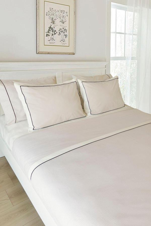 Ritmo Home King Size Battal Boy Çift Kişilik Bej Çizgili Siyah Biyeli Pamuklu Düz Otel Serisi Nevresim Takımı - Image 1