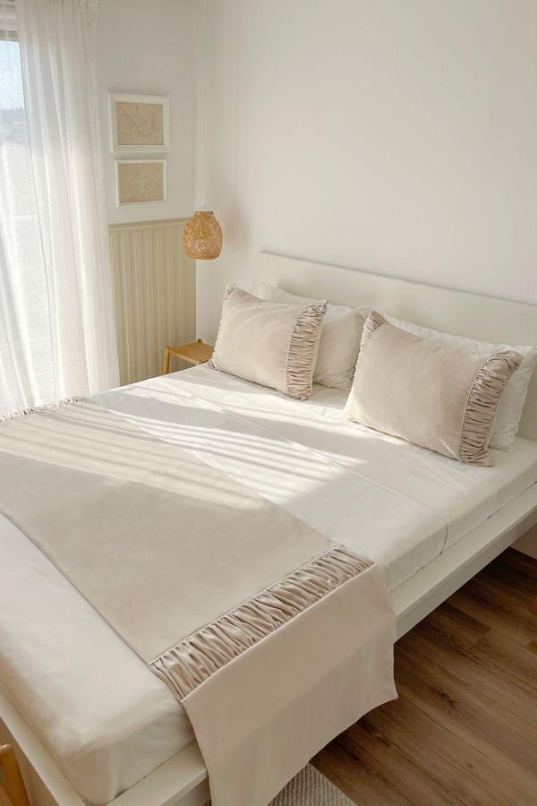 Ritmo Home Yatak Runner & Büyük Boy Yastık Kılıfı Seti Çift Kişilik Biyeli Krem Yatak Örtüsü - Image 1