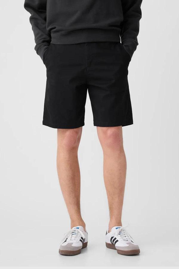 Gap V-9IN Essential Erkek Şort - Image 1