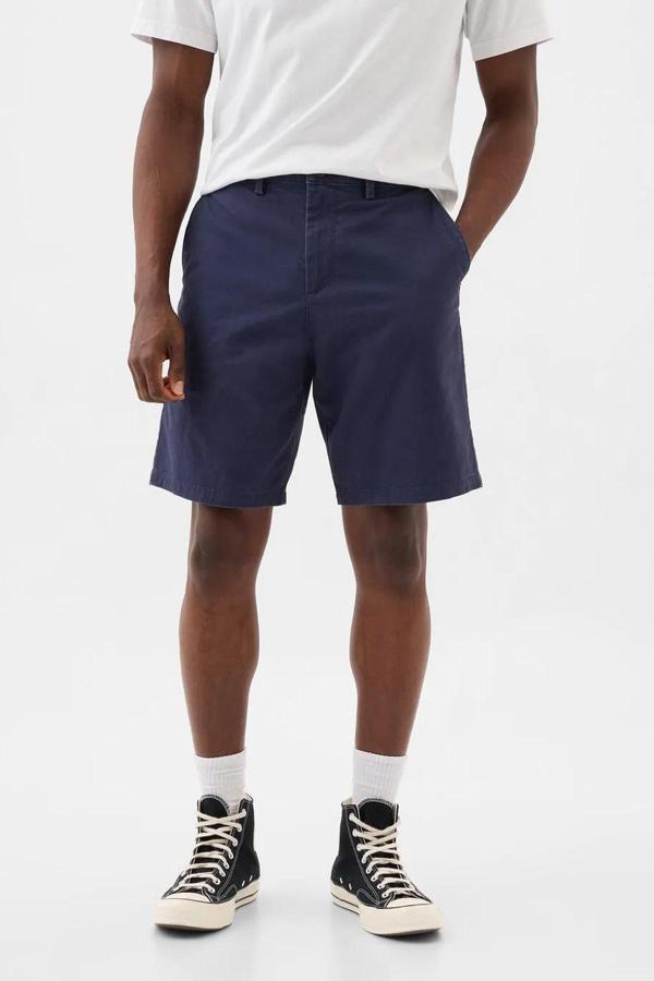 Gap V-9IN Essential Erkek Şort - Image 1