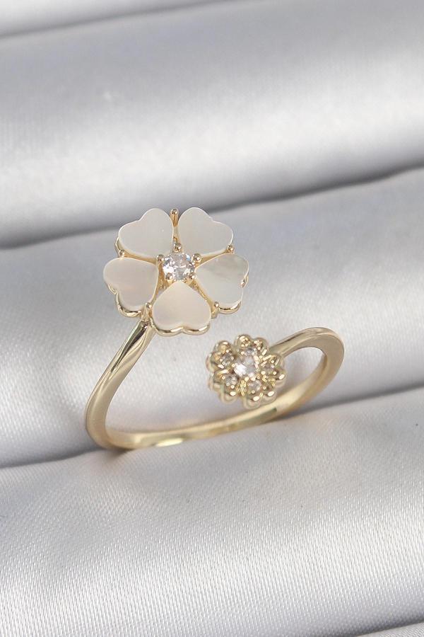 Pirinç Gold Renk Beyaz Mineli Çiçek Model Zirkon Taş Detay Kadın Yüzük SL11490 - Image 1