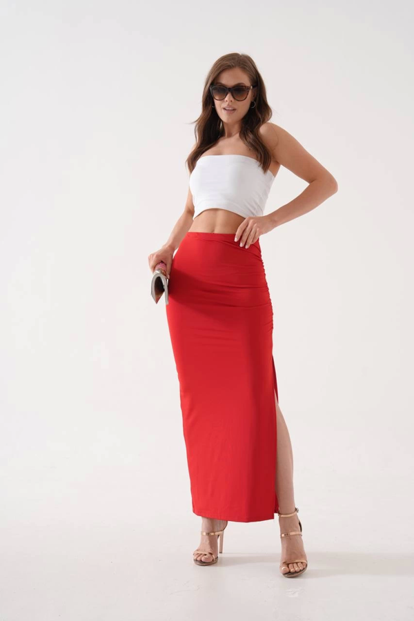 Kırmızı Yan Yırtmaçlı İnce Kumaş Slim Fit Yüksek Bel Uzun Etek - Image 1