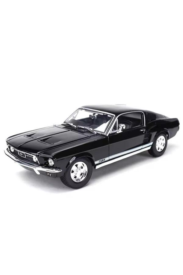 Maisto 1:18 1967 Gta Fastback Koleksiyon Model Oyuncak Araba - Image 1