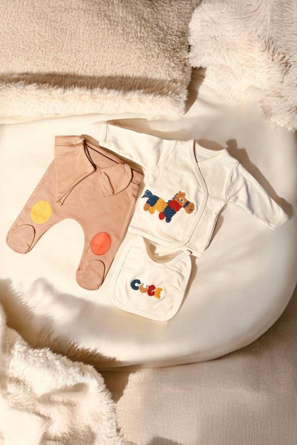 Tufi Baby %100 Pamuk 5'Li Yenidoğan Hastane Çıkışı Punç İşlemeli Sevimli At Tasarımlı (Bej) - Image 1