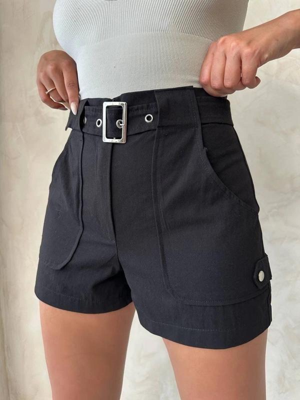 Kemer Detaylı Gabardin Şort Siyah S25289 - Image 1