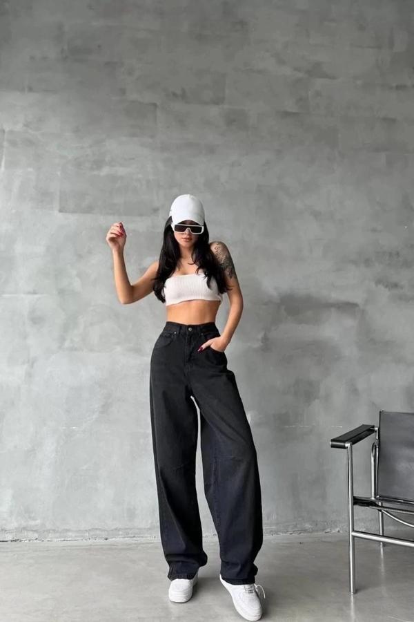 Arkadan Tokalı Jeans Pantolon Siyah - Image 1