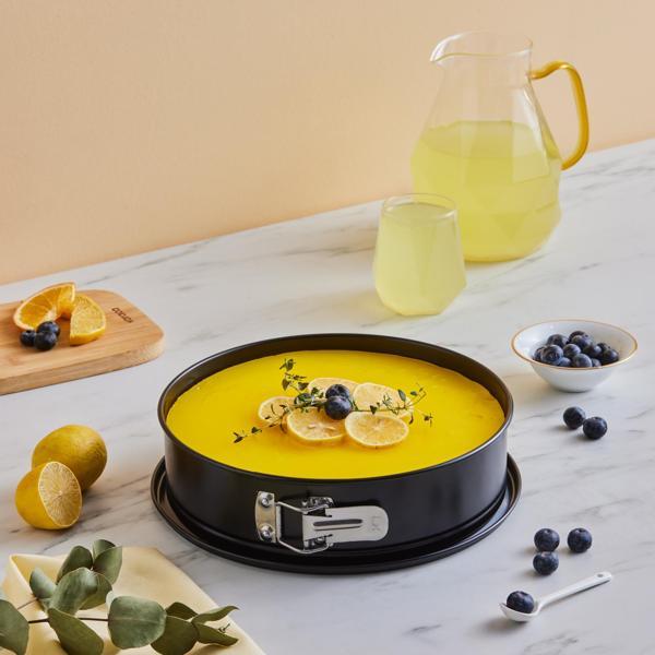 Karaca Bake Pro Kelepçeli Kek Kalıbı 26 Cm - Image 1