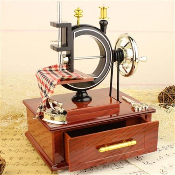 Kişiye Özel Nostaljik Dikiş Makinesi Görünümlü  Müzik Kutusu - Image 1
