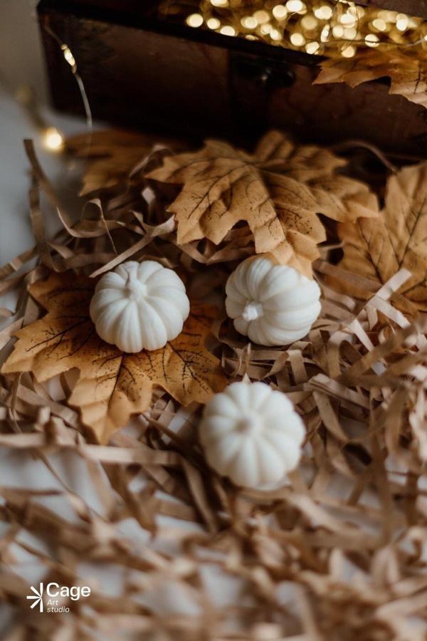 CageartStudio Mini Balkabağı Soya Mumu 3Lü Seti - Mini Soy Pumpkin Candles - Image 1
