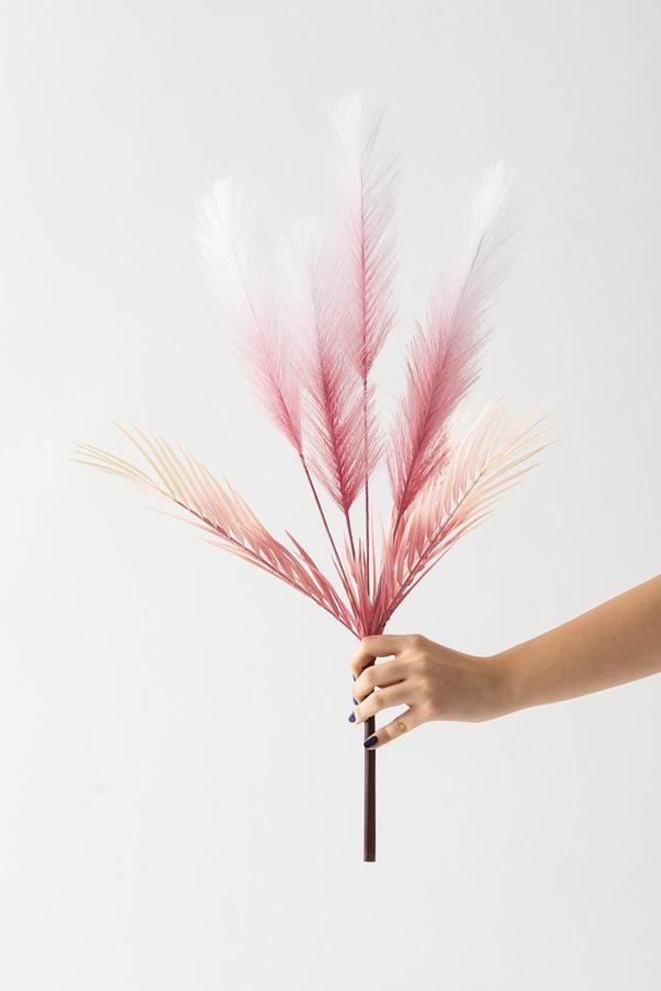 Yapay Tüylü Palmiye Yaprağı 75 Cm 8 Dal Pembe - Image 1
