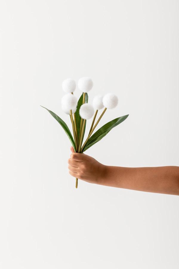 Yapay Ponpon Çiçeği Beyaz 35 Cm 7 Dal - Image 1