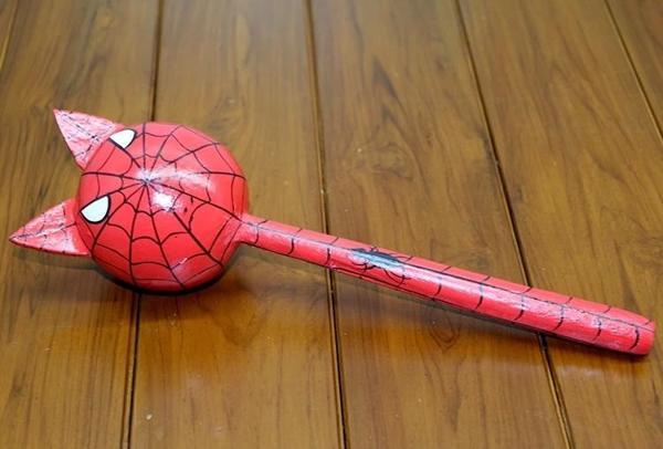 Ahşap Kedili Spiderman Marakas Tekli Polos:24 - Image 1