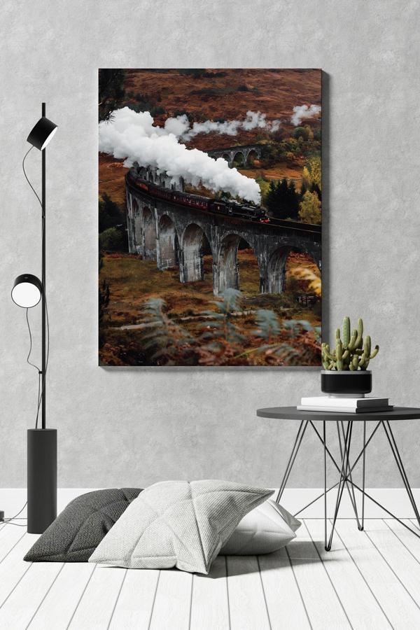 Kara Tren Yolculuğu Kanvas Tablo - Image 1