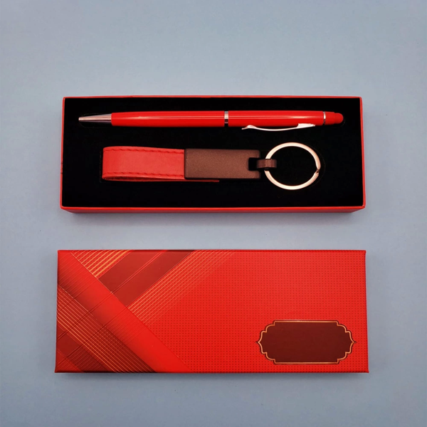 Kırmızı Deri Anahtarlık Ve Kalem - Image 1