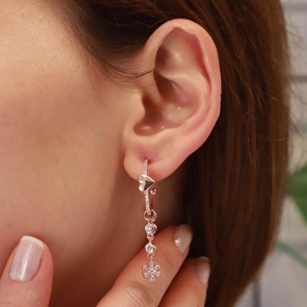 Kalpli Kar Taneli Rose Gold Kaplama Gümüş Charm Küpe - Image 1