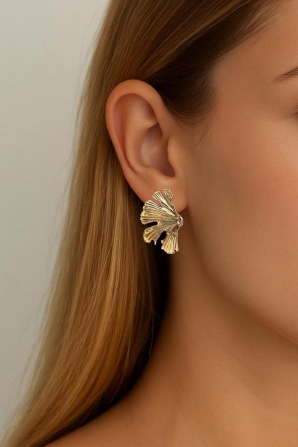 Gold Çizgili Çiçek Küpe - Image 1