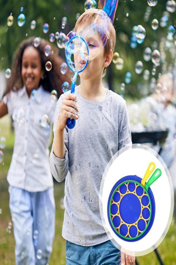 Eğlenceli Baloncuk Seti: 4 Büyük, 4 Küçük Aparat ve 500 ml Solüsyon ile Sınırsız Eğlence! - Image 1