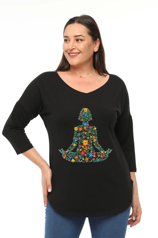 Curvy Trend Büyük Beden Çiçek Yoga Baskılı Geniş V Yaka Yarım Kol Oval Yırtmaç Bluz - Image 1