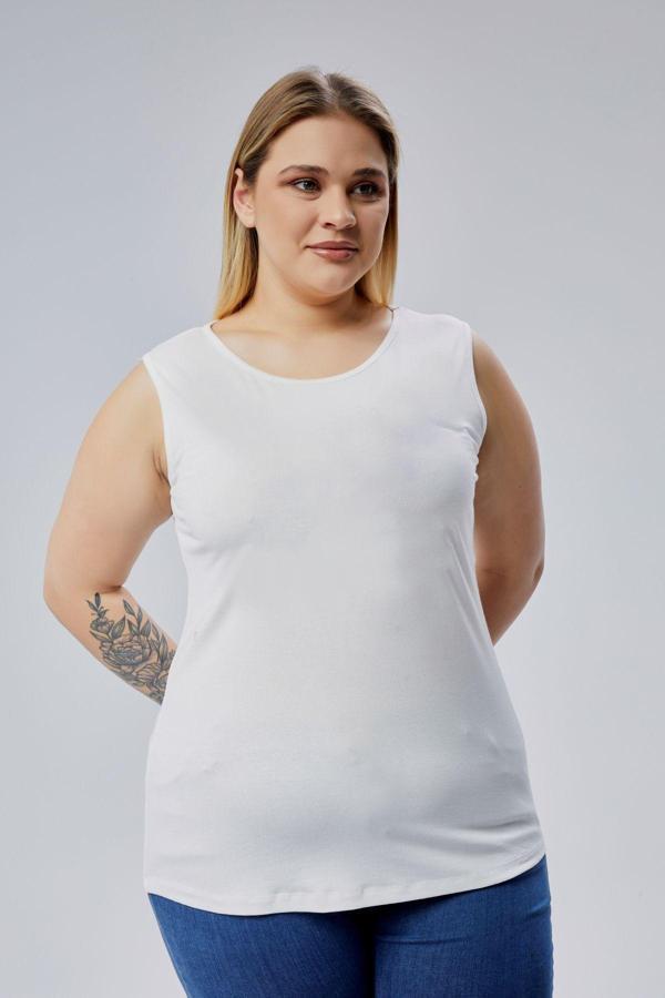 Curvy Trend Büyük Beden Kolsuz Viskon Basic Bluz - Image 1